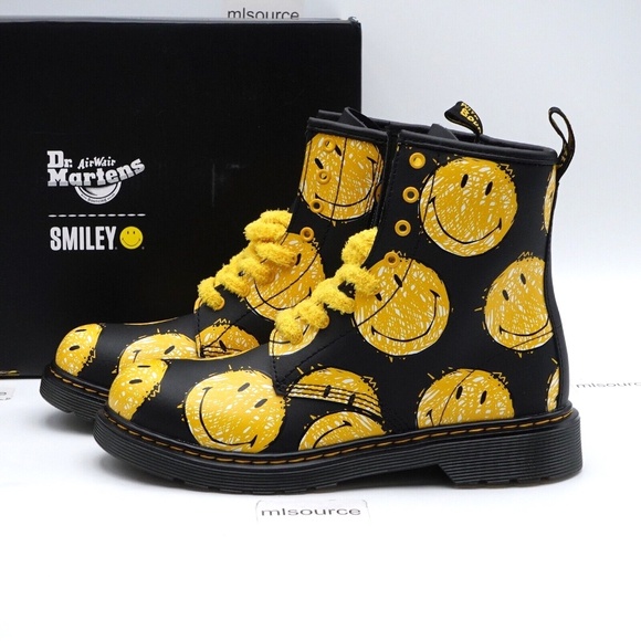 Dr. Martens Shoes - NEW Dr. Martens Smiley 1460 Leather Lace Up Side Zip Boots